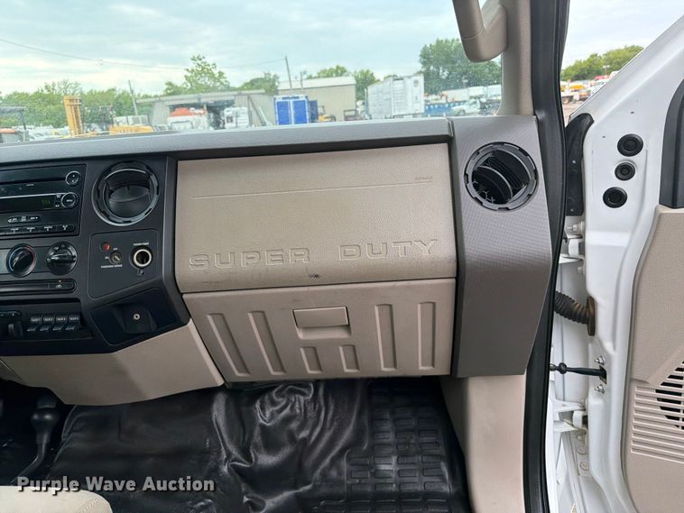 image for item EG9293 2008 Ford F350 Super Duty utility bed pickup truck