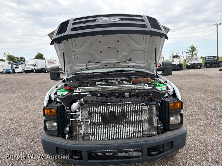 image for item EG9293 2008 Ford F350 Super Duty utility bed pickup truck