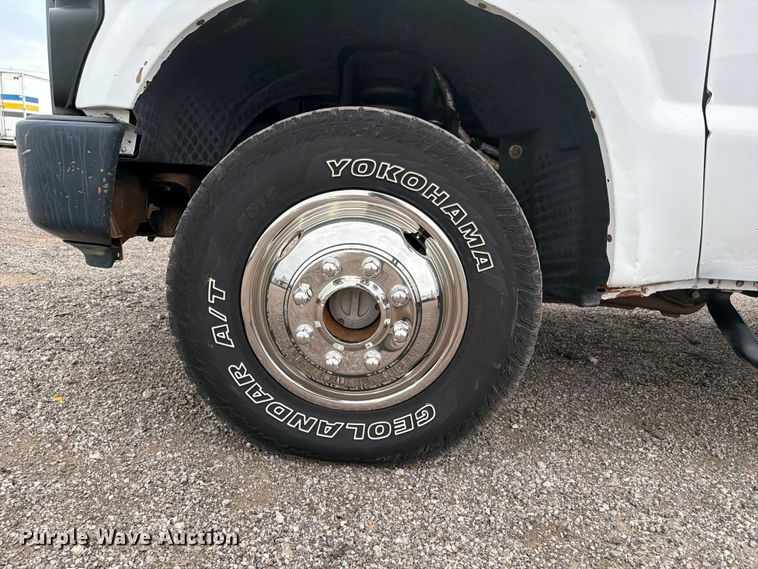 image for item EG9293 2008 Ford F350 Super Duty utility bed pickup truck