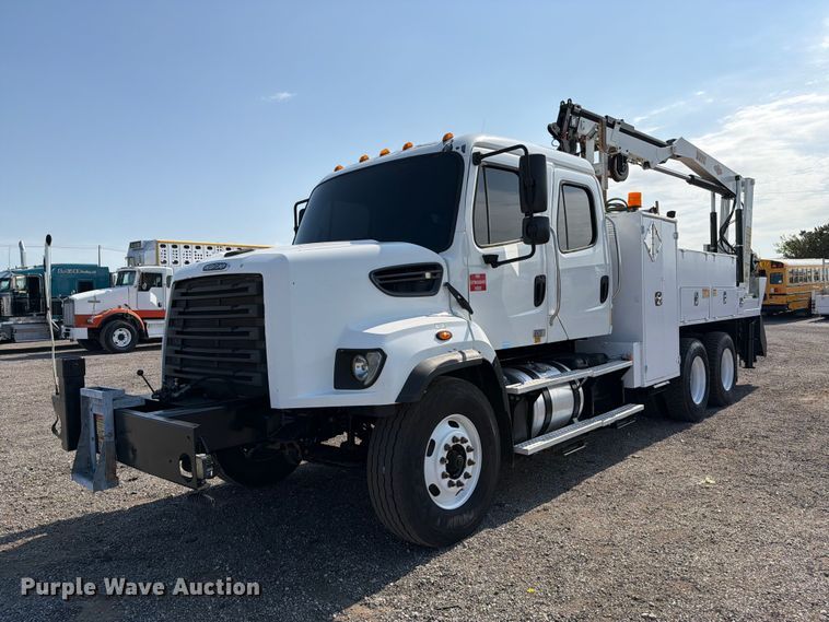 2016 Freightliner 108SD Crew Cab crane truck