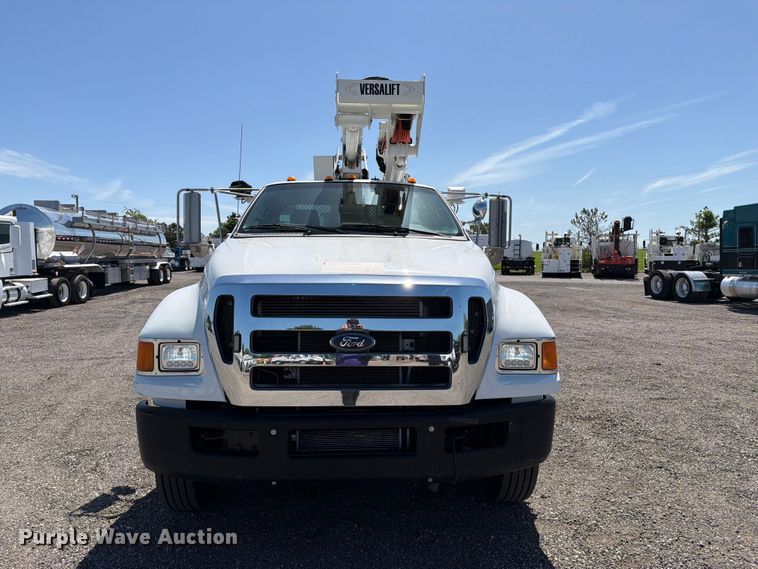 image for item EG9316 2015 Ford F650 Super Duty bucket truck