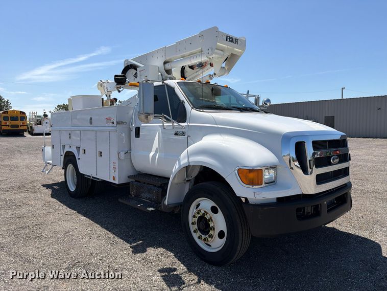 image for item EG9316 2015 Ford F650 Super Duty bucket truck