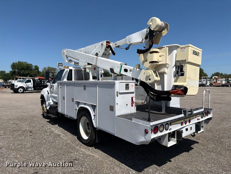 image for item EG9316 2015 Ford F650 Super Duty bucket truck