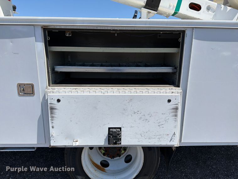 image for item EG9316 2015 Ford F650 Super Duty bucket truck