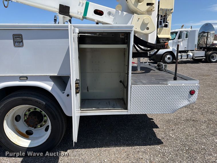 image for item EG9316 2015 Ford F650 Super Duty bucket truck