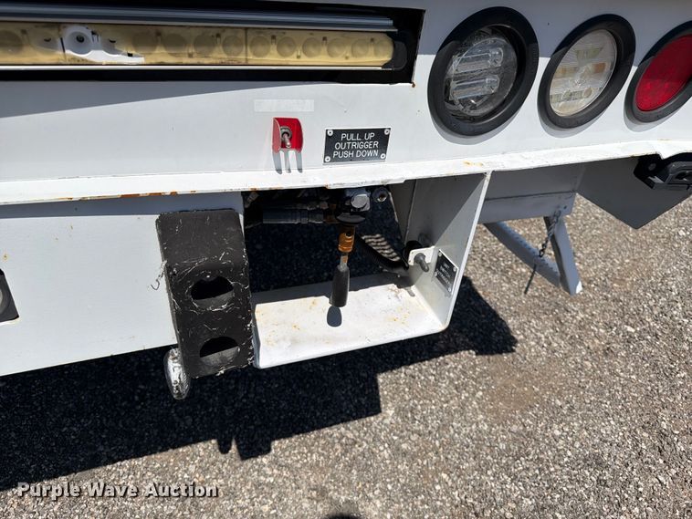 image for item EG9316 2015 Ford F650 Super Duty bucket truck