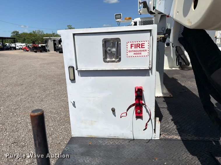 image for item EG9316 2015 Ford F650 Super Duty bucket truck