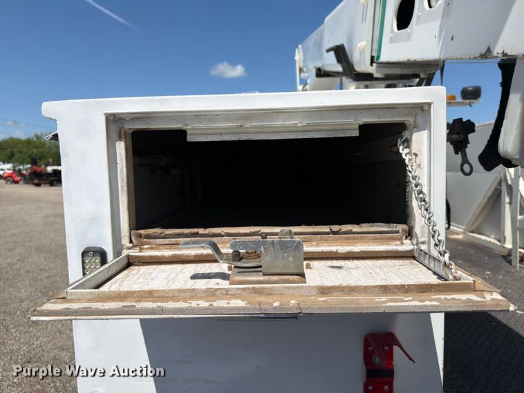 image for item EG9316 2015 Ford F650 Super Duty bucket truck