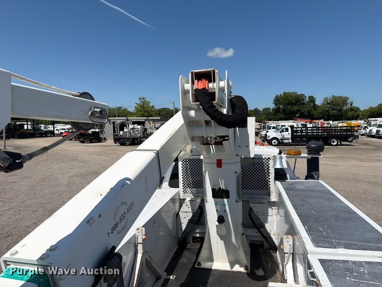 image for item EG9316 2015 Ford F650 Super Duty bucket truck