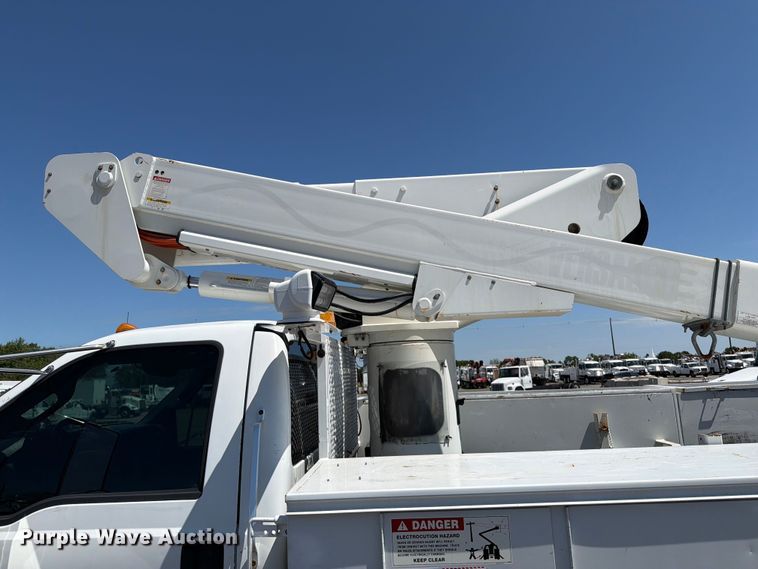 image for item EG9316 2015 Ford F650 Super Duty bucket truck