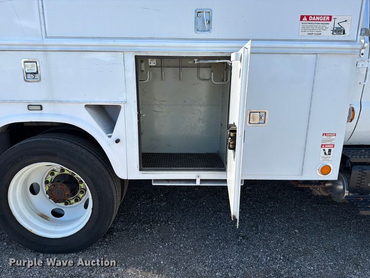 image for item EG9316 2015 Ford F650 Super Duty bucket truck