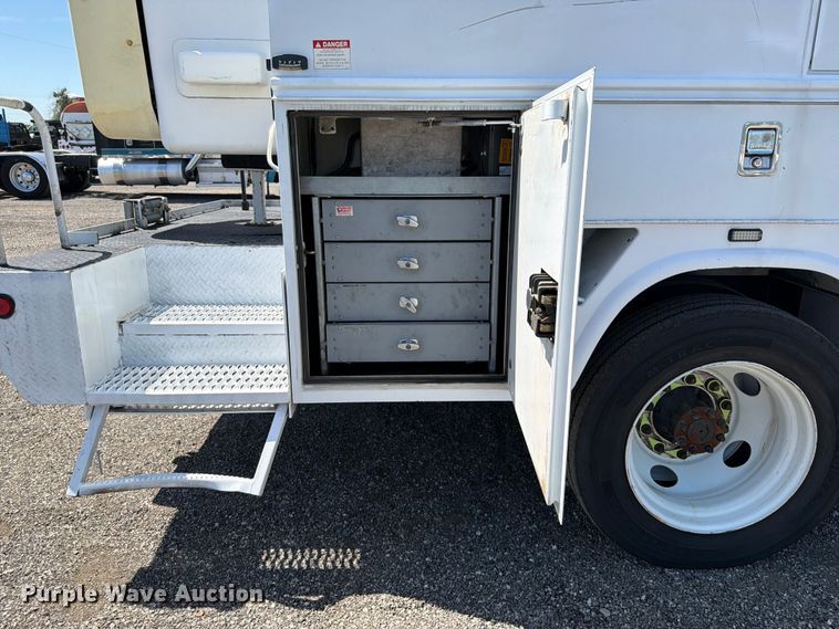 image for item EG9316 2015 Ford F650 Super Duty bucket truck