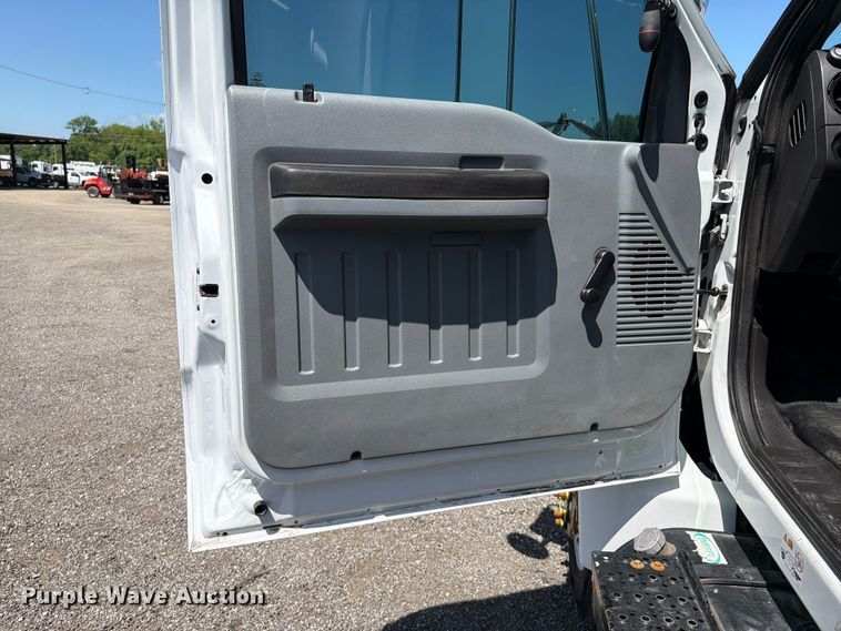 image for item EG9316 2015 Ford F650 Super Duty bucket truck