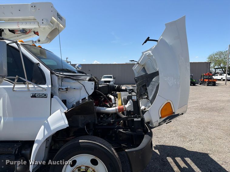 image for item EG9316 2015 Ford F650 Super Duty bucket truck