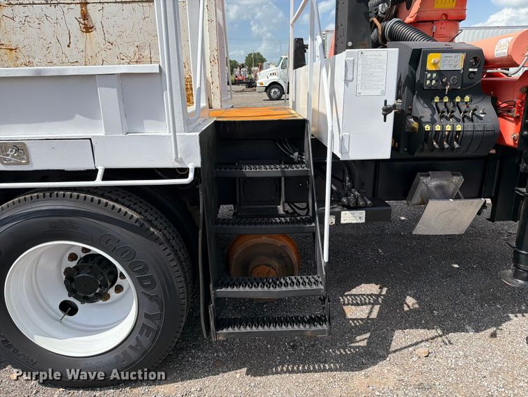 image for item EG9321 2008 International WorkStar 7500 Crew Cab crane truck