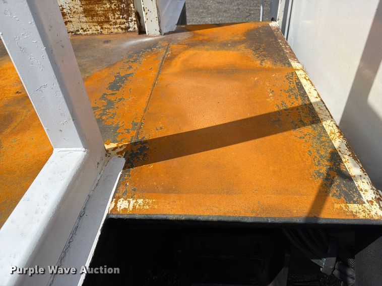 image for item EG9321 2008 International WorkStar 7500 Crew Cab crane truck