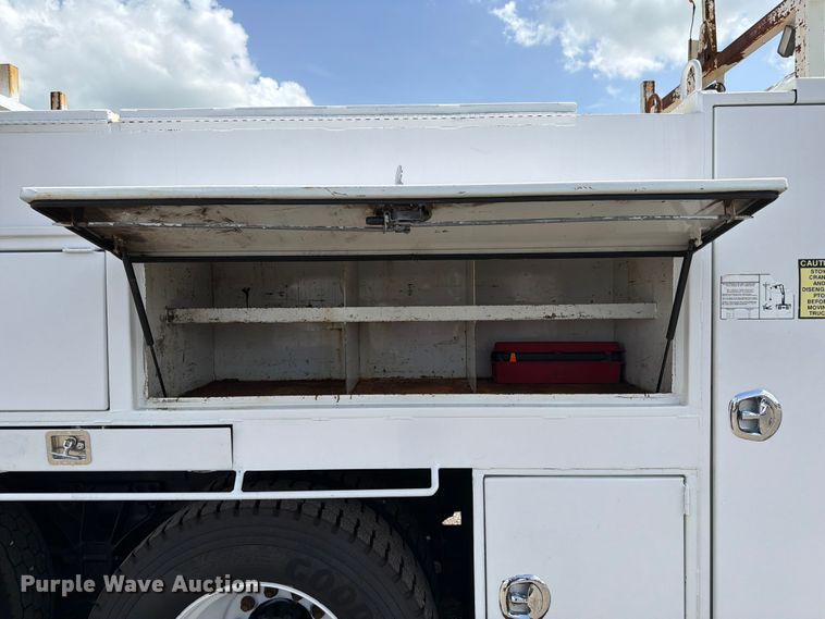 image for item EG9321 2008 International WorkStar 7500 Crew Cab crane truck