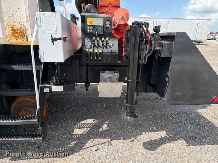 image for item EG9321 2008 International WorkStar 7500 Crew Cab crane truck