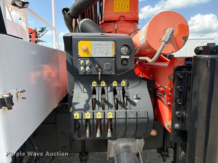 image for item EG9321 2008 International WorkStar 7500 Crew Cab crane truck