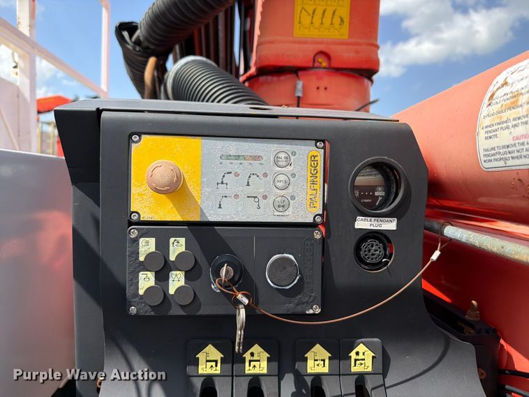 image for item EG9321 2008 International WorkStar 7500 Crew Cab crane truck