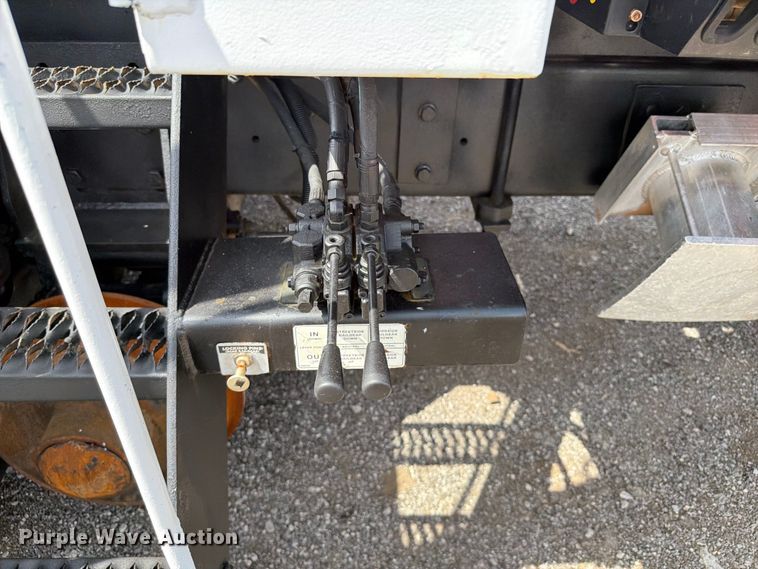 image for item EG9321 2008 International WorkStar 7500 Crew Cab crane truck