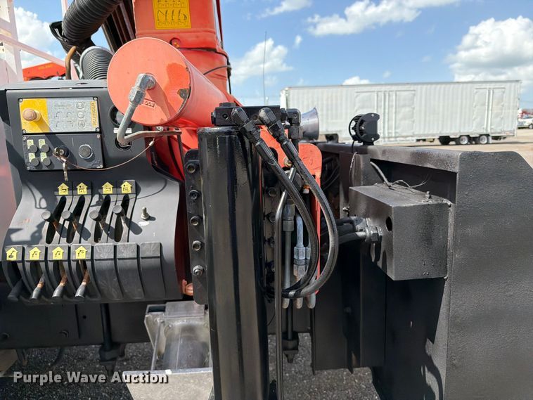 image for item EG9321 2008 International WorkStar 7500 Crew Cab crane truck
