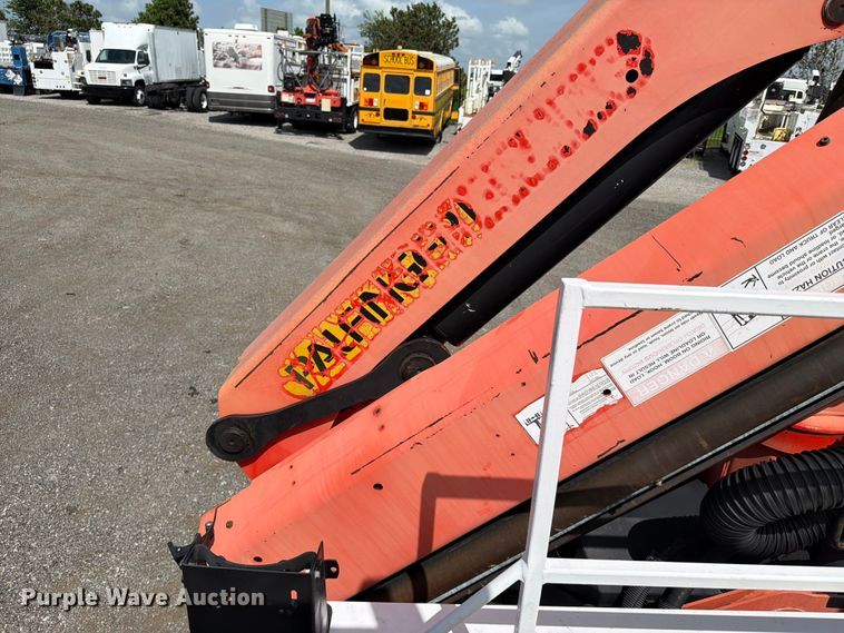 image for item EG9321 2008 International WorkStar 7500 Crew Cab crane truck