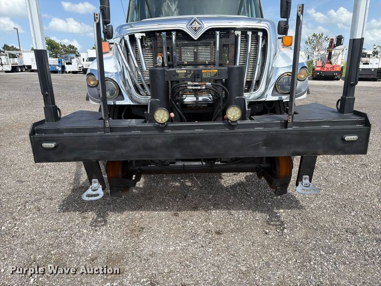 image for item EG9321 2008 International WorkStar 7500 Crew Cab crane truck