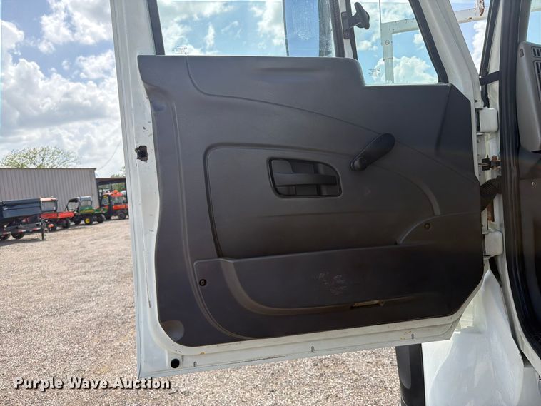 image for item EG9321 2008 International WorkStar 7500 Crew Cab crane truck