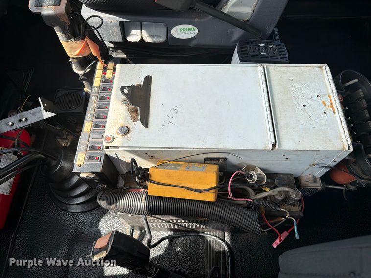 image for item EG9321 2008 International WorkStar 7500 Crew Cab crane truck