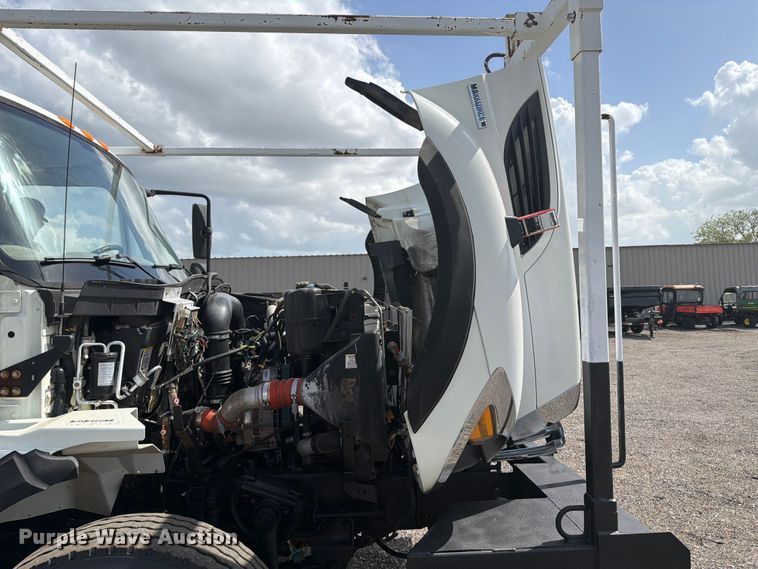 image for item EG9321 2008 International WorkStar 7500 Crew Cab crane truck