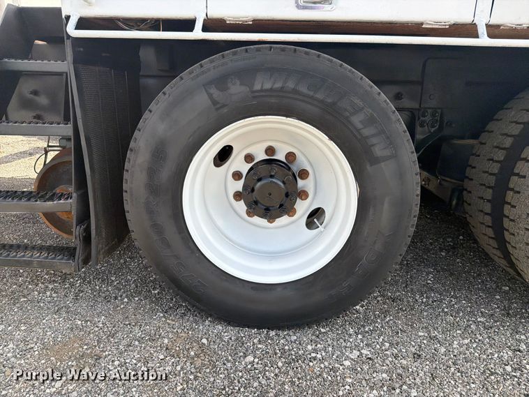 image for item EG9321 2008 International WorkStar 7500 Crew Cab crane truck