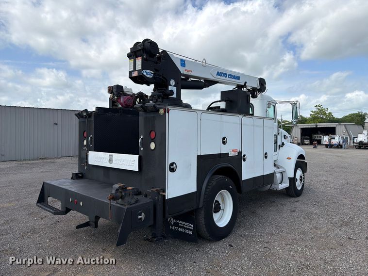 image for item EG9324 2006 Peterbilt 335 utility / service truck