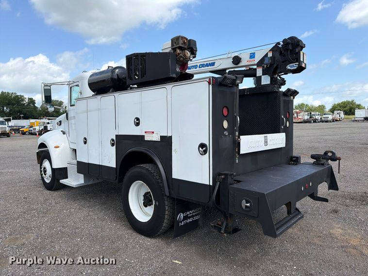 image for item EG9324 2006 Peterbilt 335 utility / service truck