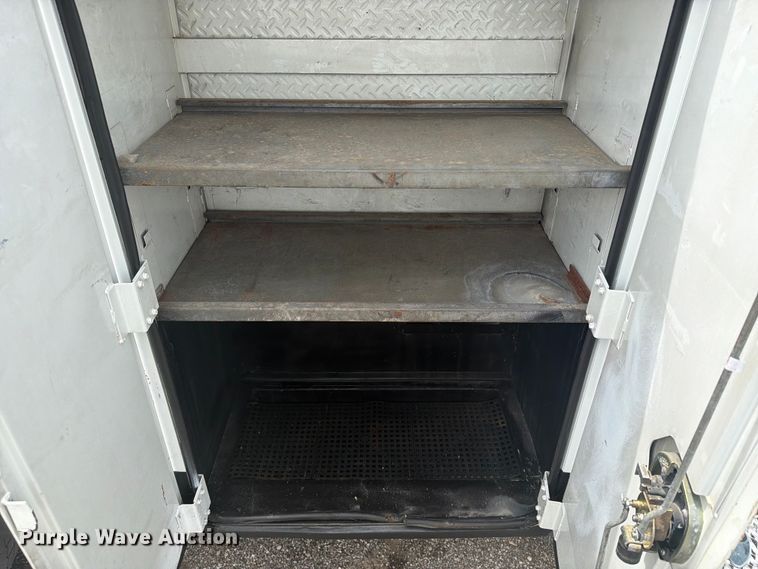 image for item EG9324 2006 Peterbilt 335 utility / service truck