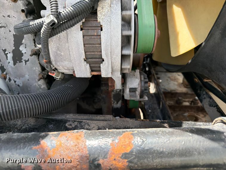 image for item EG9324 2006 Peterbilt 335 utility / service truck