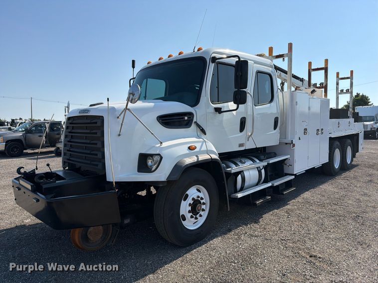 2013 Freightliner 108SD Crew Cab crane truck