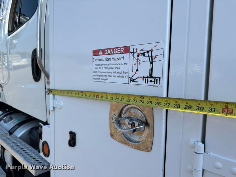 image for item EG9328 2013 Freightliner 108SD Crew Cab crane truck