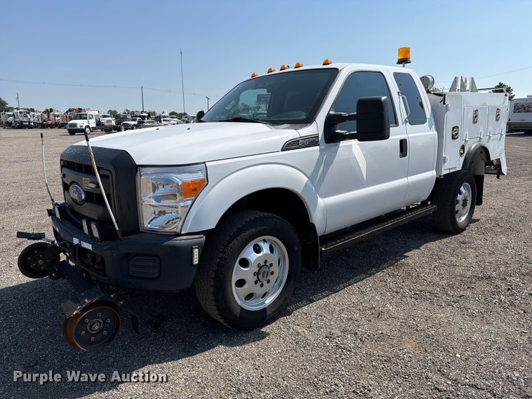 2014 Ford F250 Super Duty Ext. Cab utility bed pickup truck