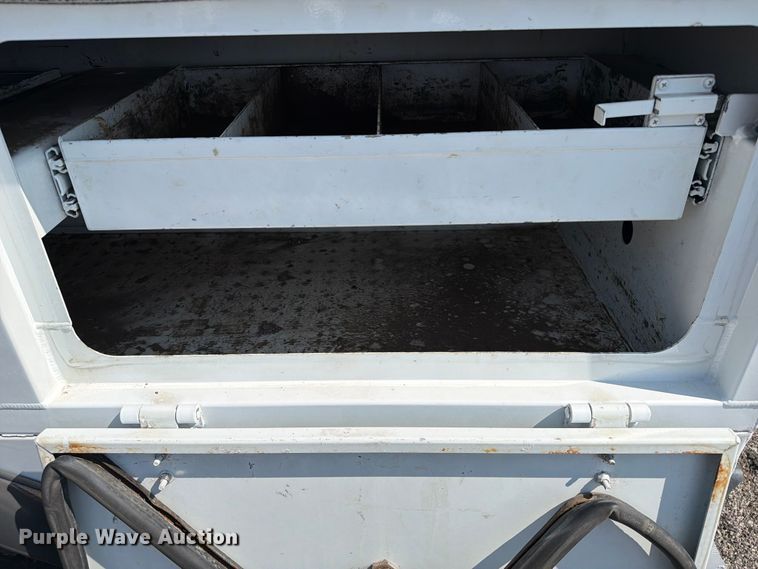 image for item EG9329 2014 Ford F250 Super Duty Ext. Cab utility bed pickup truck