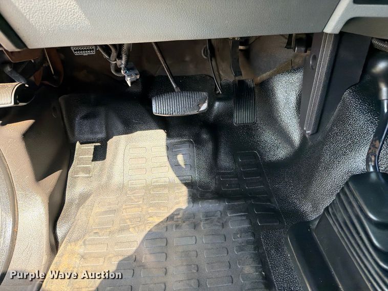 image for item EG9329 2014 Ford F250 Super Duty Ext. Cab utility bed pickup truck