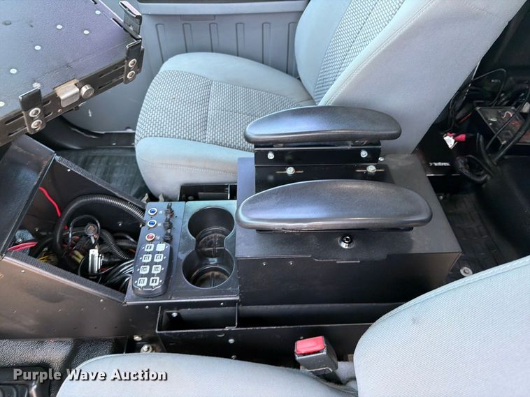 image for item EG9329 2014 Ford F250 Super Duty Ext. Cab utility bed pickup truck