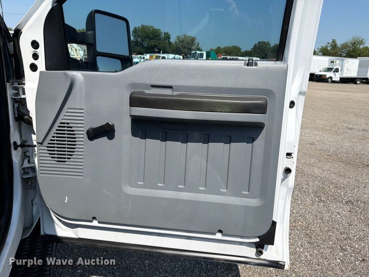 image for item EG9329 2014 Ford F250 Super Duty Ext. Cab utility bed pickup truck