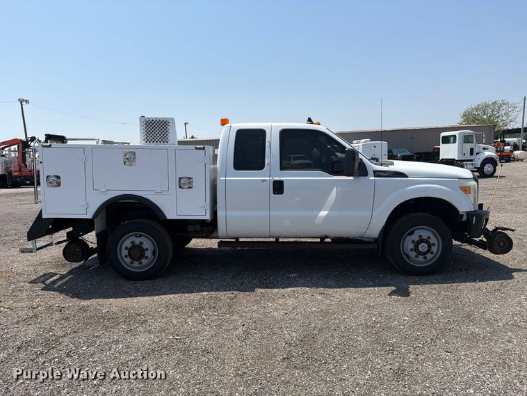 image for item EG9330 2014 Ford F250 Super Duty Ext. Cab utility bed pickup truck
