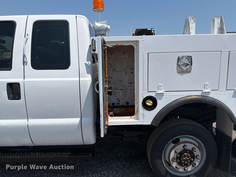 image for item EG9330 2014 Ford F250 Super Duty Ext. Cab utility bed pickup truck