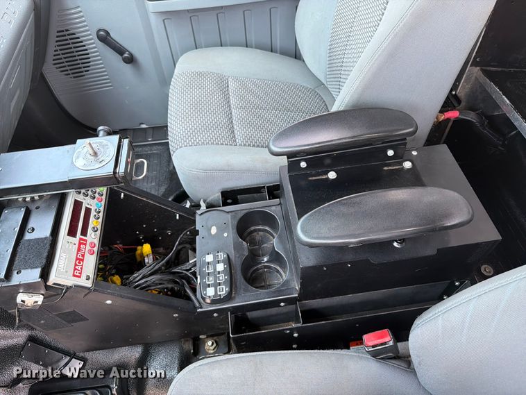 image for item EG9330 2014 Ford F250 Super Duty Ext. Cab utility bed pickup truck