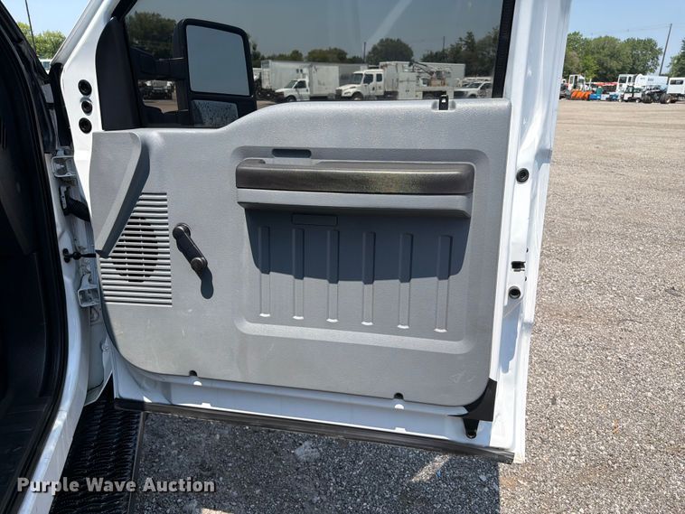 image for item EG9330 2014 Ford F250 Super Duty Ext. Cab utility bed pickup truck