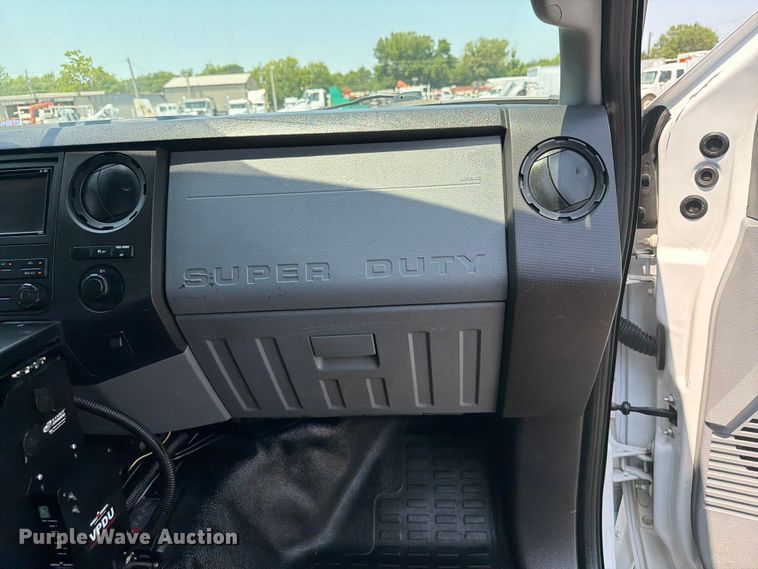 image for item EG9330 2014 Ford F250 Super Duty Ext. Cab utility bed pickup truck
