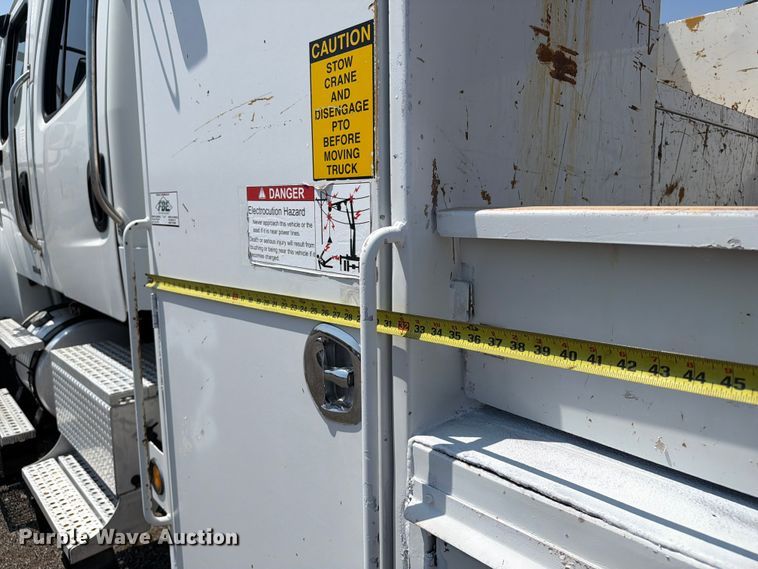 image for item EG9333 2007 Freightliner Business Class M2 Crew Cab crane truck