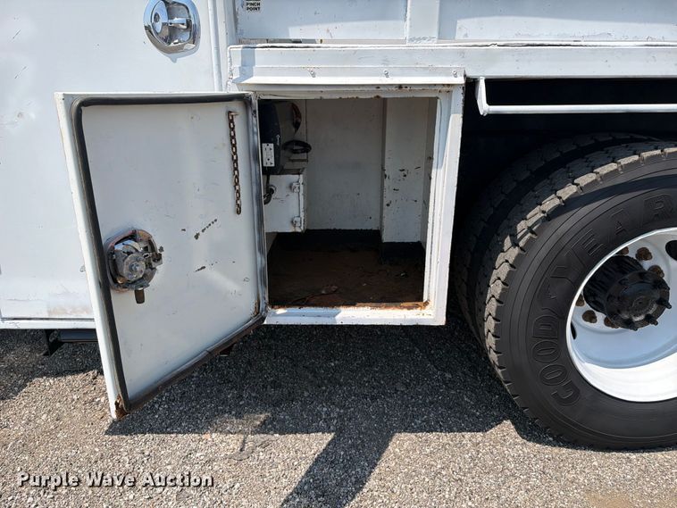 image for item EG9333 2007 Freightliner Business Class M2 Crew Cab crane truck